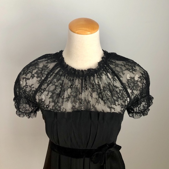 NWT BCBG Black Silk/Lace Cap Sleeve Party-Top - Picture 2 of 16